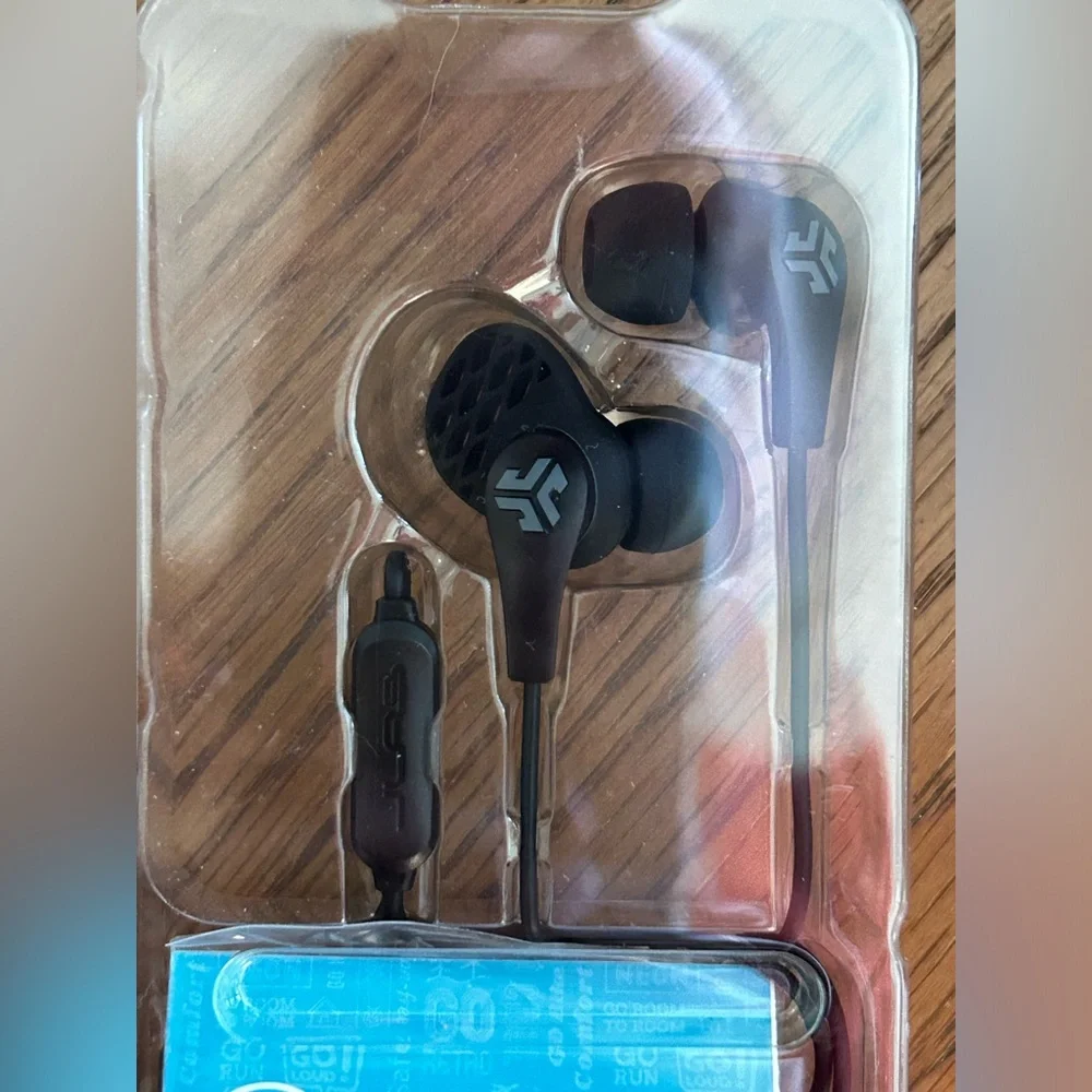JLab Audio earbuds - Picture 3 of 3